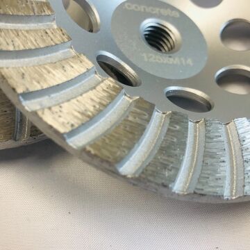 হালকা ওজন অ্যালুমিনিয়াম কোর সহ 100-180 মিমি টার্বো কংক্রিট গ্রিলিং হুইল